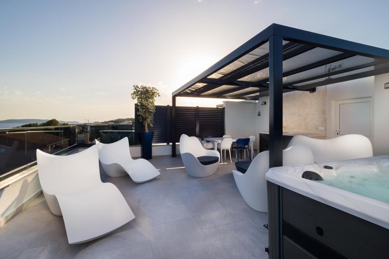 Luxury Apartment- Balcony- Private Rooftop And Jacuzzi- Common Pool トロギール エクステリア 写真