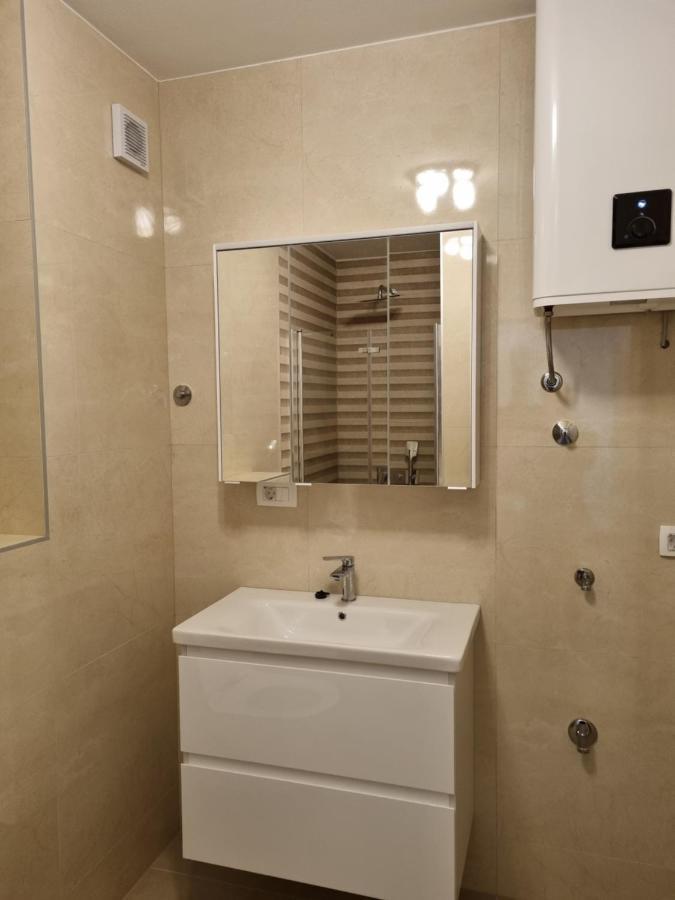 Luxury Apartment- Balcony- Private Rooftop And Jacuzzi- Common Pool トロギール エクステリア 写真